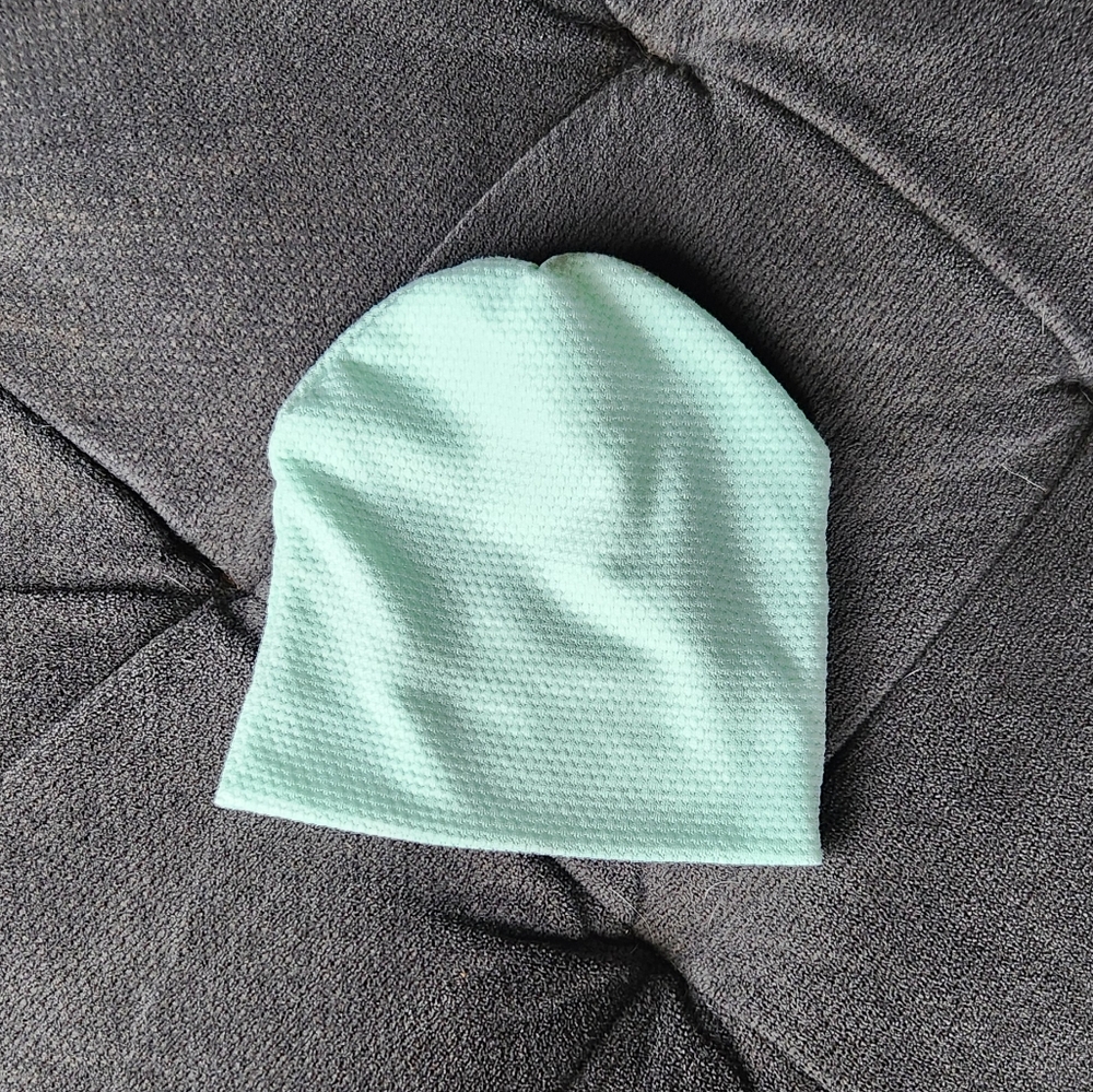 FREE WITH BUNDLE 💚 Mint green baby hat